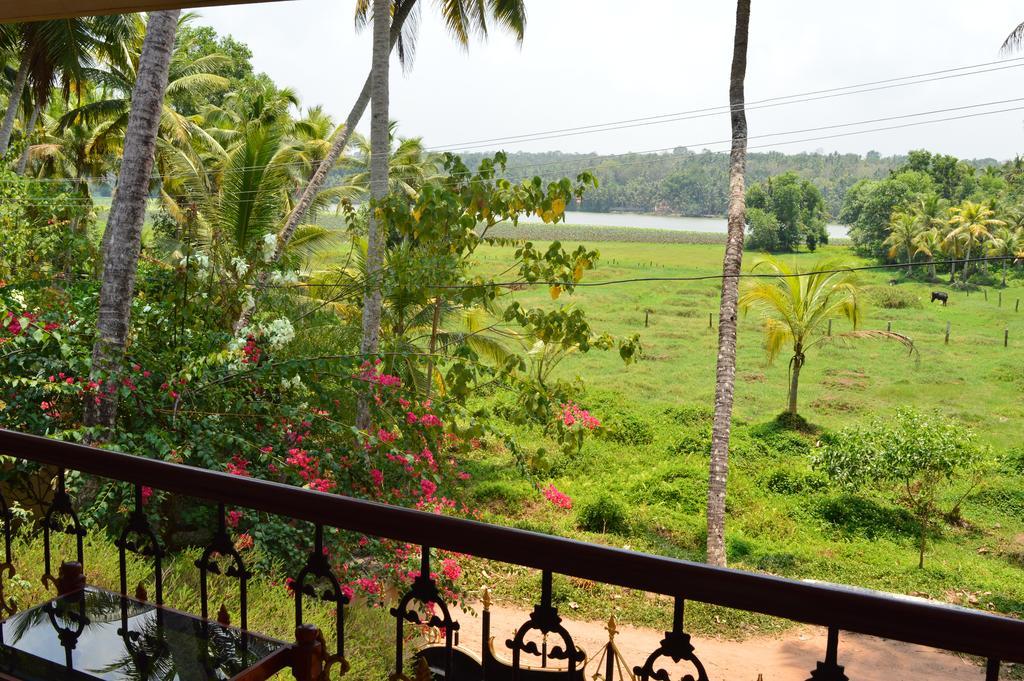 Ganesh Ayurveda Holiday Home Bed And Breakfast Kovalam Bagian luar foto