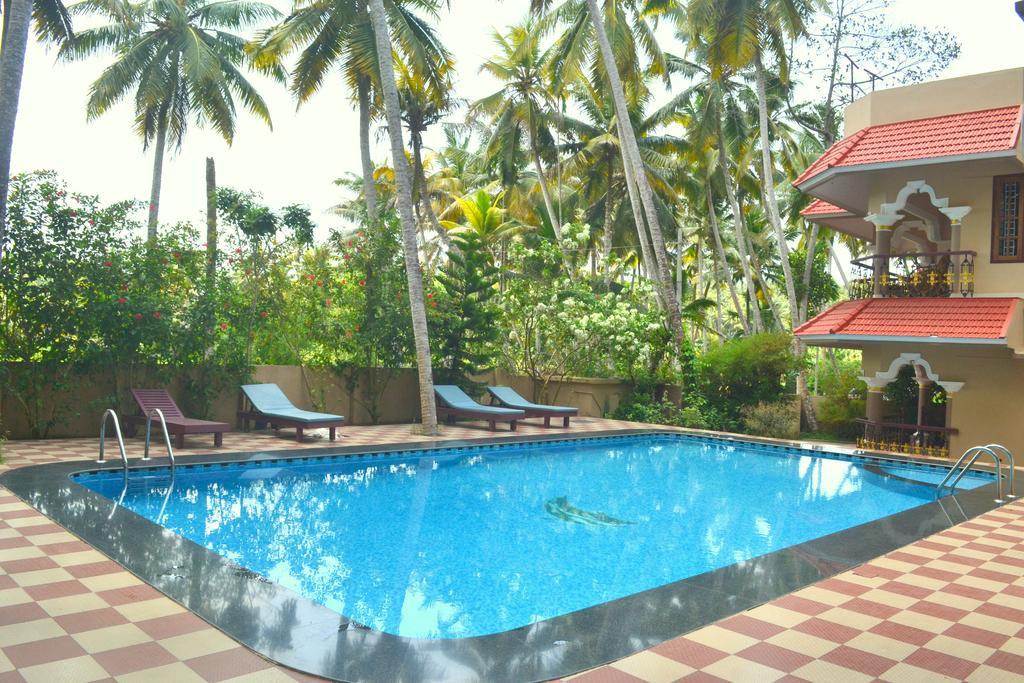 Ganesh Ayurveda Holiday Home Bed And Breakfast Kovalam Bagian luar foto