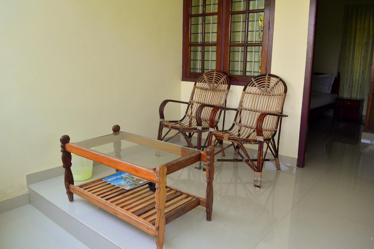 Ganesh Ayurveda Holiday Home Bed And Breakfast Kovalam Bagian luar foto