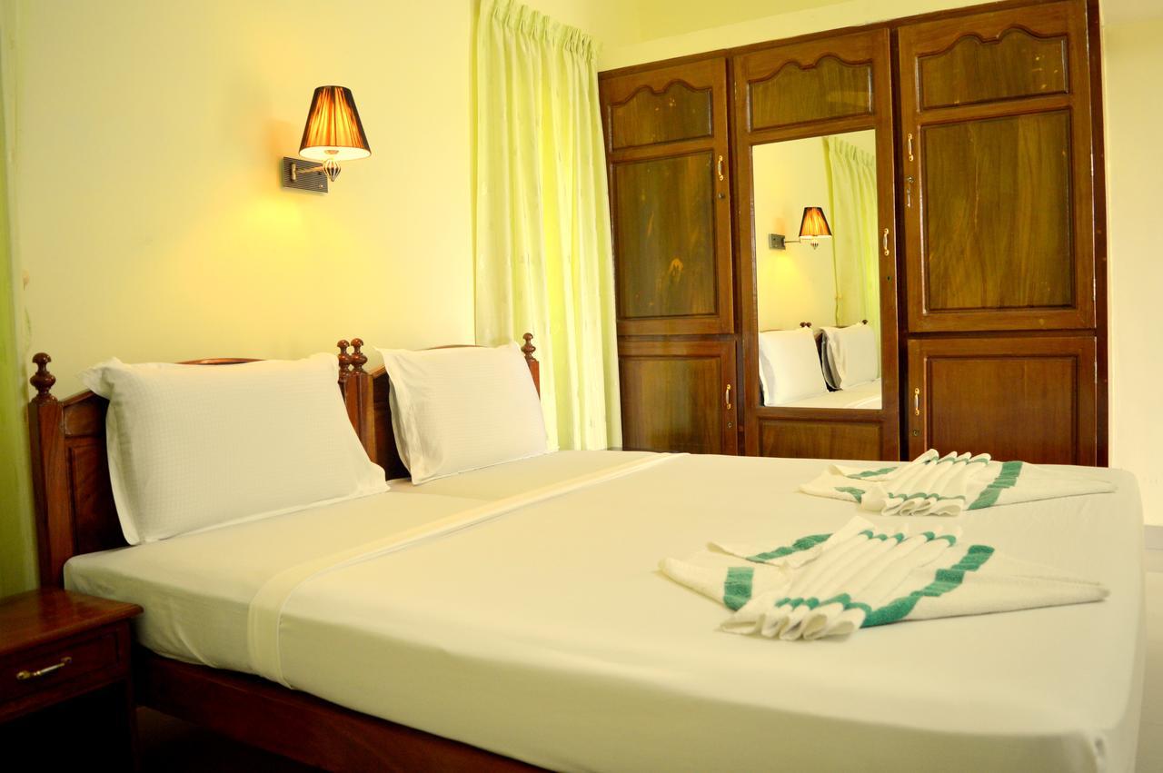 Ganesh Ayurveda Holiday Home Bed And Breakfast Kovalam Bagian luar foto