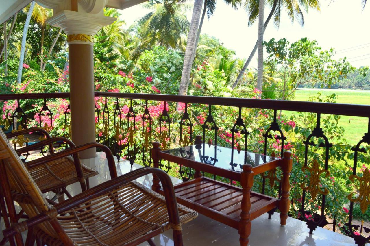 Ganesh Ayurveda Holiday Home Bed And Breakfast Kovalam Bagian luar foto
